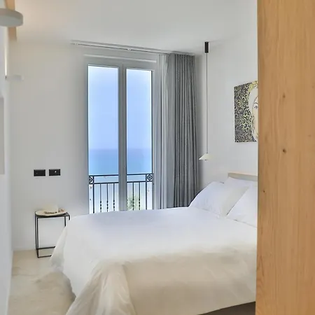 Abelia Sea