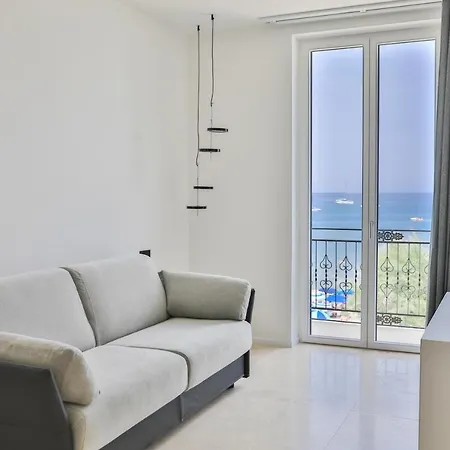 Abelia Sea * Cefalu
