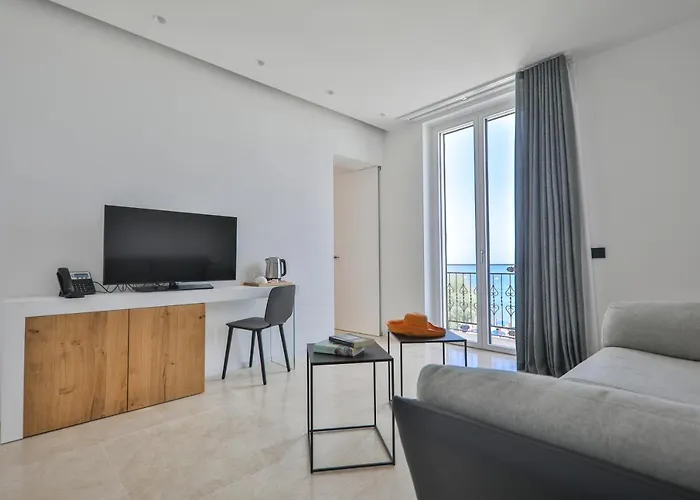 Abelia Sea בית הארחה צ'פאלו