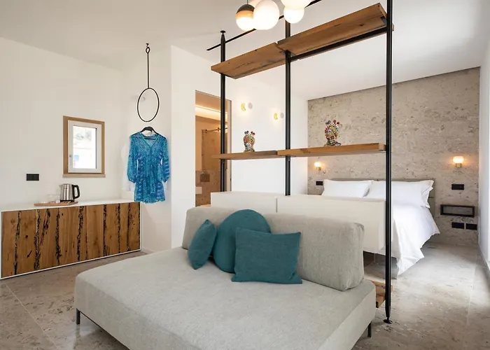 Abelia Sea בית הארחה 4*