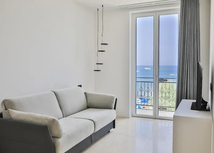 Abelia Sea 4* צ'פאלו